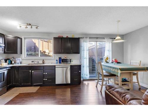 87 Edgehill Drive, Calgary, AB - Indoor Photo Showing Kitchen