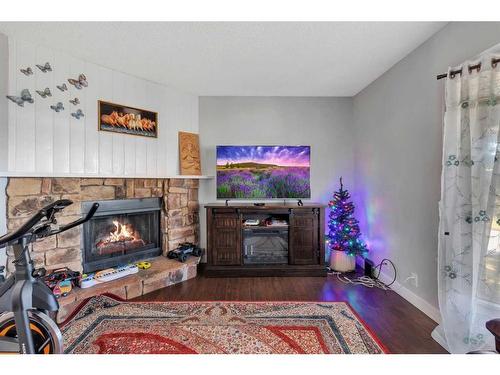 87 Edgehill Drive, Calgary, AB - Indoor With Fireplace