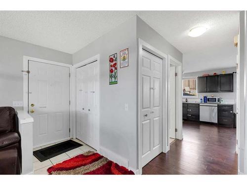 87 Edgehill Drive, Calgary, AB - Indoor Photo Showing Other Room