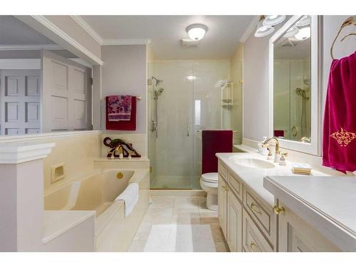 14228 Park Estates Drive Se, Calgary, AB - Indoor Photo Showing Bathroom