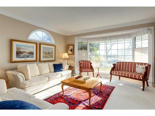 14228 Park Estates Drive Se, Calgary, AB - Indoor Photo Showing Living Room