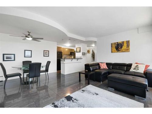 1102-706 15 Avenue Sw, Calgary, AB - Indoor Photo Showing Living Room