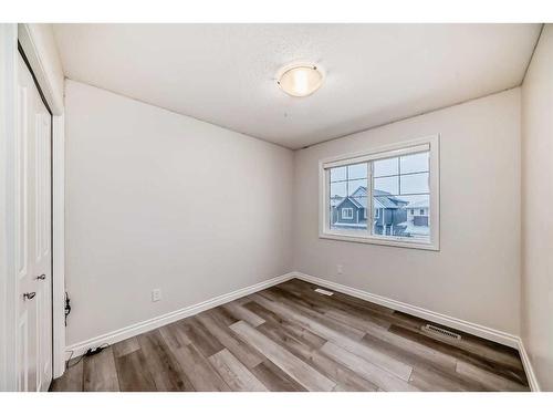 1453 Bayview Point Sw, Airdrie, AB - Indoor Photo Showing Other Room