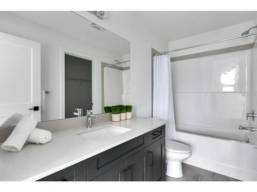 216-85 Sage Hill Heights Nw, Calgary, AB - Indoor Photo Showing Bathroom