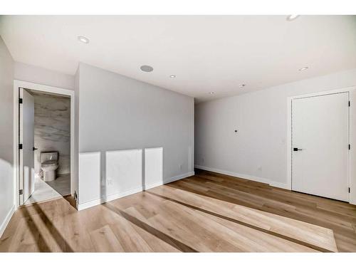 1605 37 Avenue Sw, Calgary, AB - Indoor Photo Showing Other Room