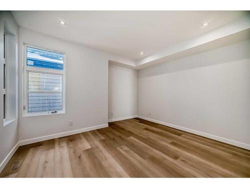 1605 37 Avenue Sw, Calgary, AB - Indoor Photo Showing Other Room