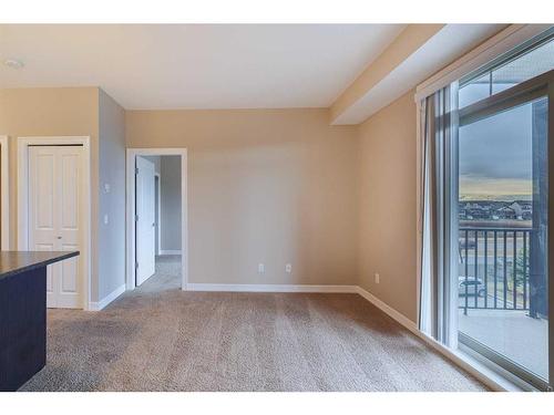 320-117 Copperpond Common Se, Calgary, AB - Indoor Photo Showing Other Room