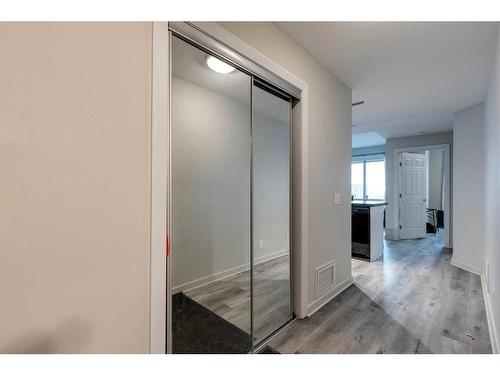 1310-1410 1 Street Se, Calgary, AB - Indoor Photo Showing Kitchen