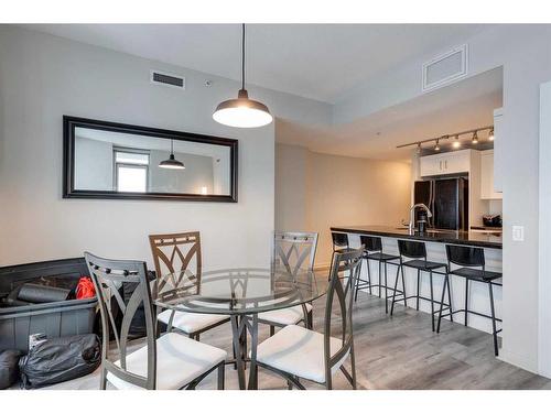 1310-1410 1 Street Se, Calgary, AB - Indoor Photo Showing Dining Room