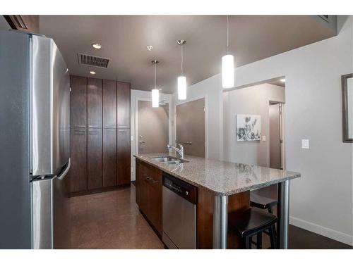 1606-220 12 Avenue Se, Calgary, AB - Indoor Photo Showing Kitchen With Stainless Steel Kitchen With Double Sink With Upgraded Kitchen