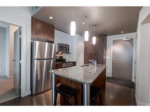 1606-220 12 Avenue Se, Calgary, AB - Indoor Photo Showing Kitchen With Stainless Steel Kitchen With Double Sink With Upgraded Kitchen