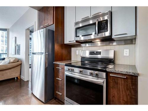 1606-220 12 Avenue Se, Calgary, AB - Indoor Photo Showing Kitchen