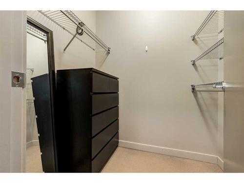 1606-220 12 Avenue Se, Calgary, AB - Indoor With Storage