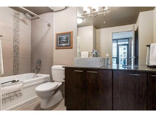 1606-220 12 Avenue Se, Calgary, AB - Indoor Photo Showing Bathroom