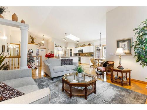 119 Rocky Ridge Villas Nw, Calgary, AB - Indoor Photo Showing Living Room