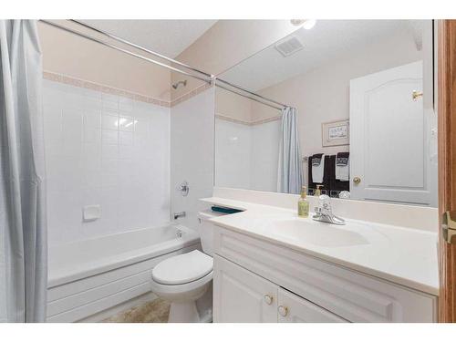 119 Rocky Ridge Villas Nw, Calgary, AB - Indoor Photo Showing Bathroom