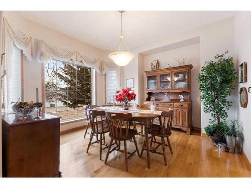 119 Rocky Ridge Villas Nw, Calgary, AB - Indoor Photo Showing Dining Room