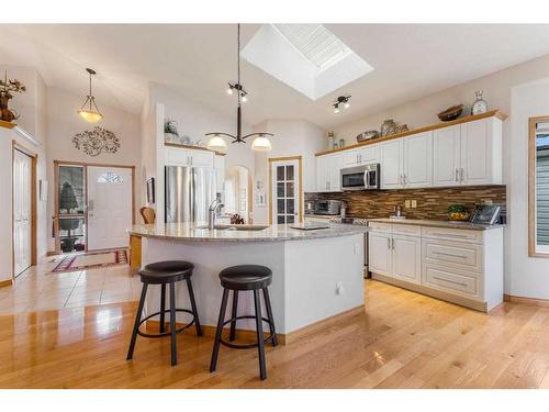 119 Rocky Ridge Villas Nw, Calgary, AB - Indoor Photo Showing Kitchen