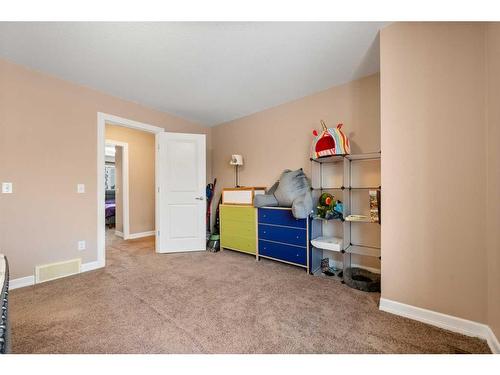 513-121 Copperpond Common Se, Calgary, AB - Indoor Photo Showing Other Room