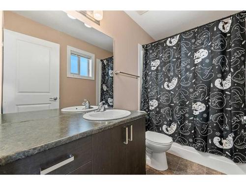 513-121 Copperpond Common Se, Calgary, AB - Indoor Photo Showing Bathroom