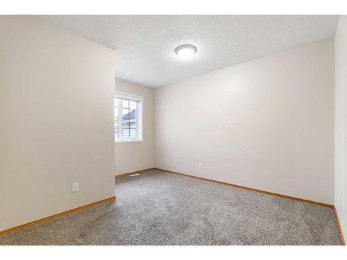 47 Harvest Park Circle Ne, Calgary, AB - Indoor Photo Showing Other Room