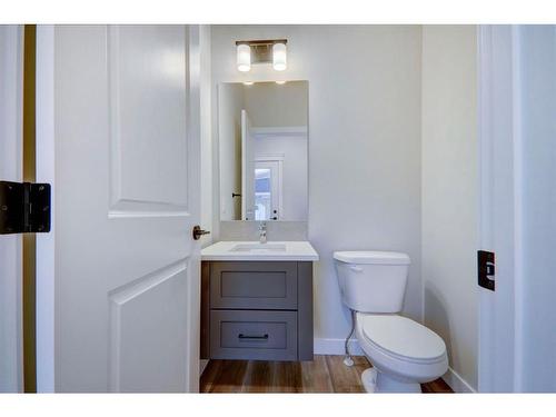 32 Veranda Boulevard Sw, Calgary, AB - Indoor Photo Showing Bathroom