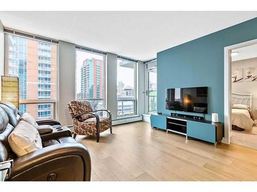 805-1500 7 Street Sw, Calgary, AB - Indoor Photo Showing Living Room