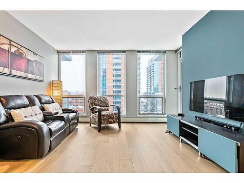 805-1500 7 Street Sw, Calgary, AB - Indoor Photo Showing Living Room