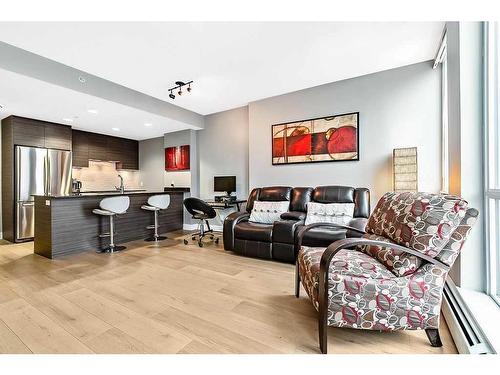 805-1500 7 Street Sw, Calgary, AB - Indoor Photo Showing Living Room