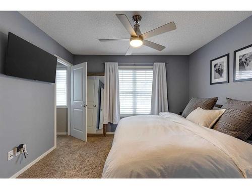 320 Ascot Circle Sw, Calgary, AB - Indoor Photo Showing Bedroom