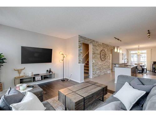 320 Ascot Circle Sw, Calgary, AB - Indoor Photo Showing Living Room