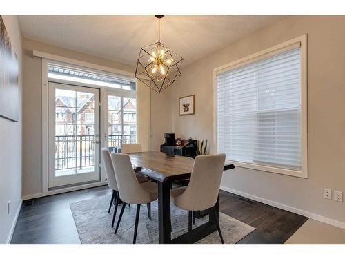 320 Ascot Circle Sw, Calgary, AB - Indoor Photo Showing Dining Room