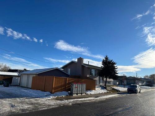 3833 Dover Ridge Drive Se, Calgary, AB - Outdoor