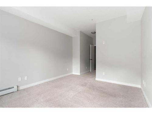 143-20 Royal Oak Plaza Nw, Calgary, AB - Indoor Photo Showing Other Room