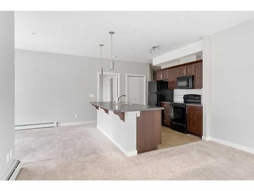 143-20 Royal Oak Plaza Nw, Calgary, AB - Indoor Photo Showing Kitchen