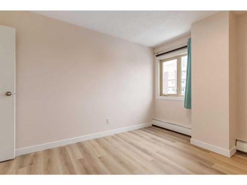 611-1335 12 Avenue Sw, Calgary, AB - Indoor Photo Showing Other Room