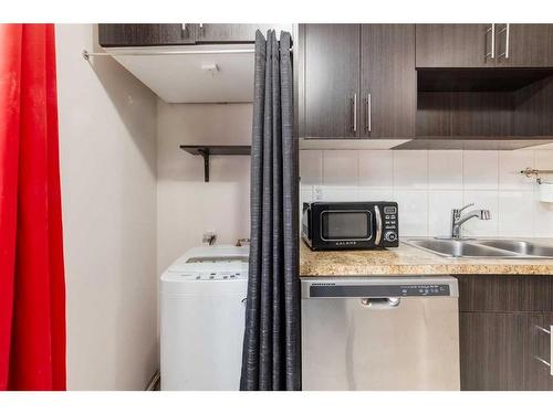 611-1335 12 Avenue Sw, Calgary, AB - Indoor Photo Showing Kitchen With Double Sink