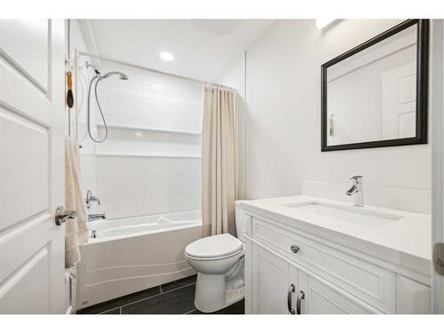 101 Mist Mountain Rise, Okotoks, AB - Indoor Photo Showing Bathroom