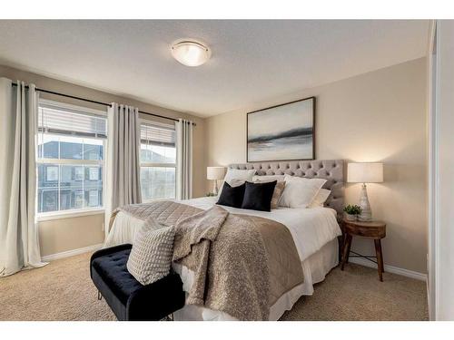 3904-1001 8 Street Nw, Airdrie, AB - Indoor Photo Showing Bedroom