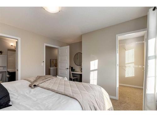 3904-1001 8 Street Nw, Airdrie, AB - Indoor Photo Showing Bedroom