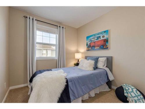 3904-1001 8 Street Nw, Airdrie, AB - Indoor Photo Showing Bedroom