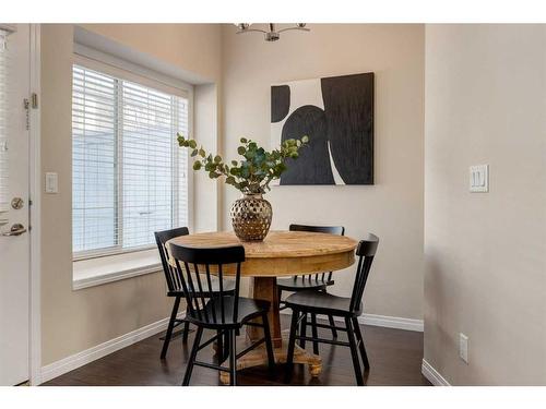 3904-1001 8 Street Nw, Airdrie, AB - Indoor Photo Showing Dining Room