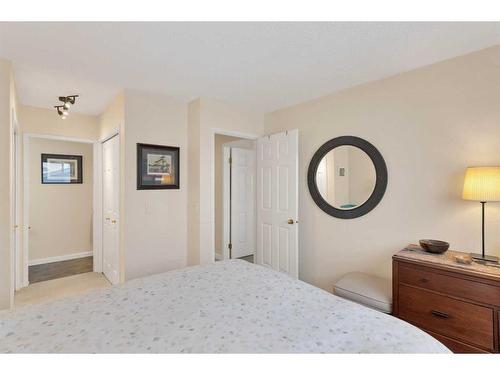 213 Harvest Gold Circle Ne, Calgary, AB - Indoor Photo Showing Bedroom