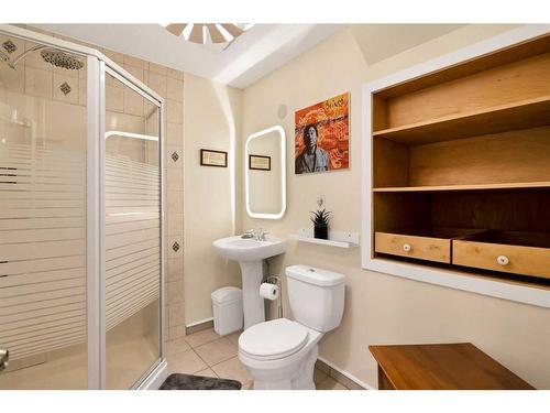 213 Harvest Gold Circle Ne, Calgary, AB - Indoor Photo Showing Bathroom