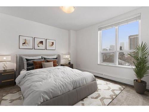 427-955 Mcpherson Road Ne, Calgary, AB - Indoor Photo Showing Bedroom