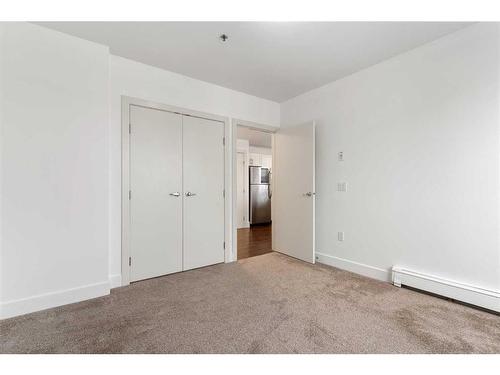 427-955 Mcpherson Road Ne, Calgary, AB - Indoor Photo Showing Other Room