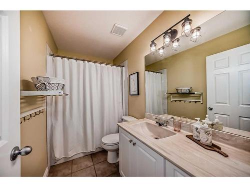 2413 Sorrel Mews Sw, Calgary, AB - Indoor Photo Showing Bathroom