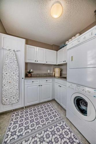 2413 Sorrel Mews Sw, Calgary, AB - Indoor Photo Showing Laundry Room