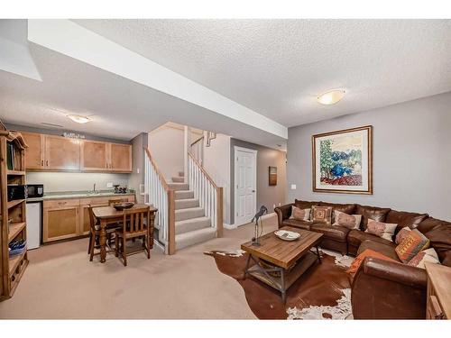 2413 Sorrel Mews Sw, Calgary, AB - Indoor Photo Showing Living Room