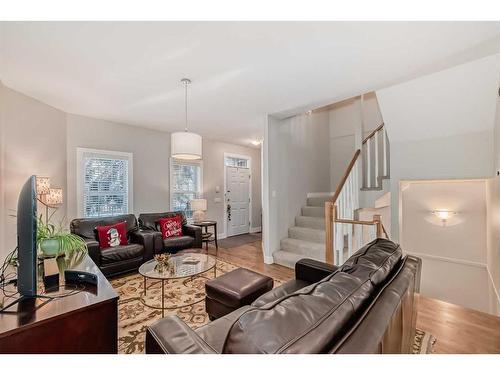 2413 Sorrel Mews Sw, Calgary, AB - Indoor Photo Showing Living Room